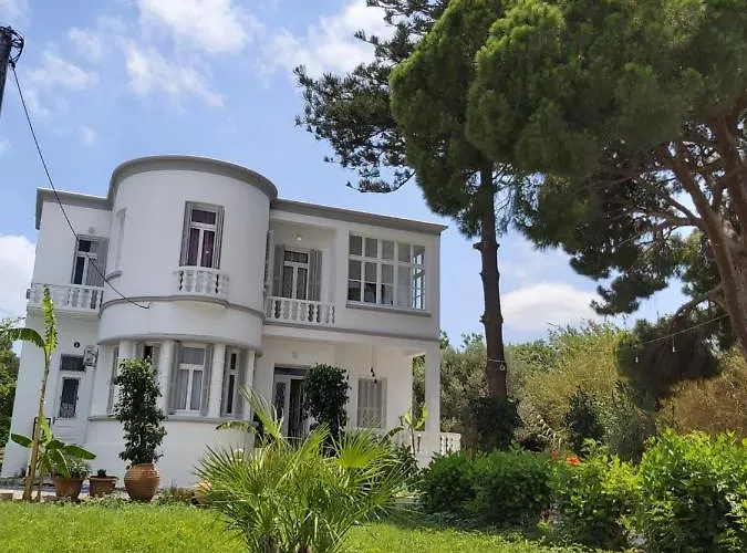 Artemis tower villa