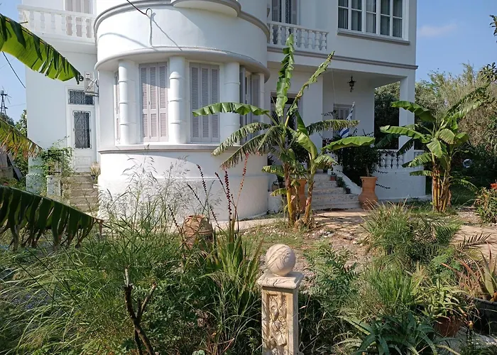 Tower Traditional Pool Villa