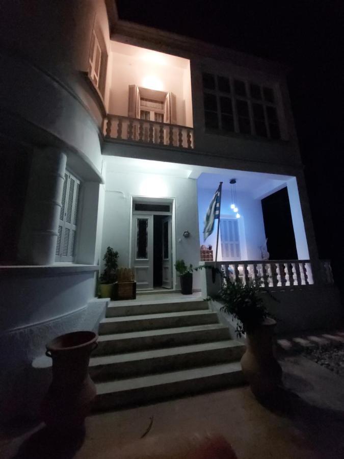 Tower Traditional Pool Holiday home *