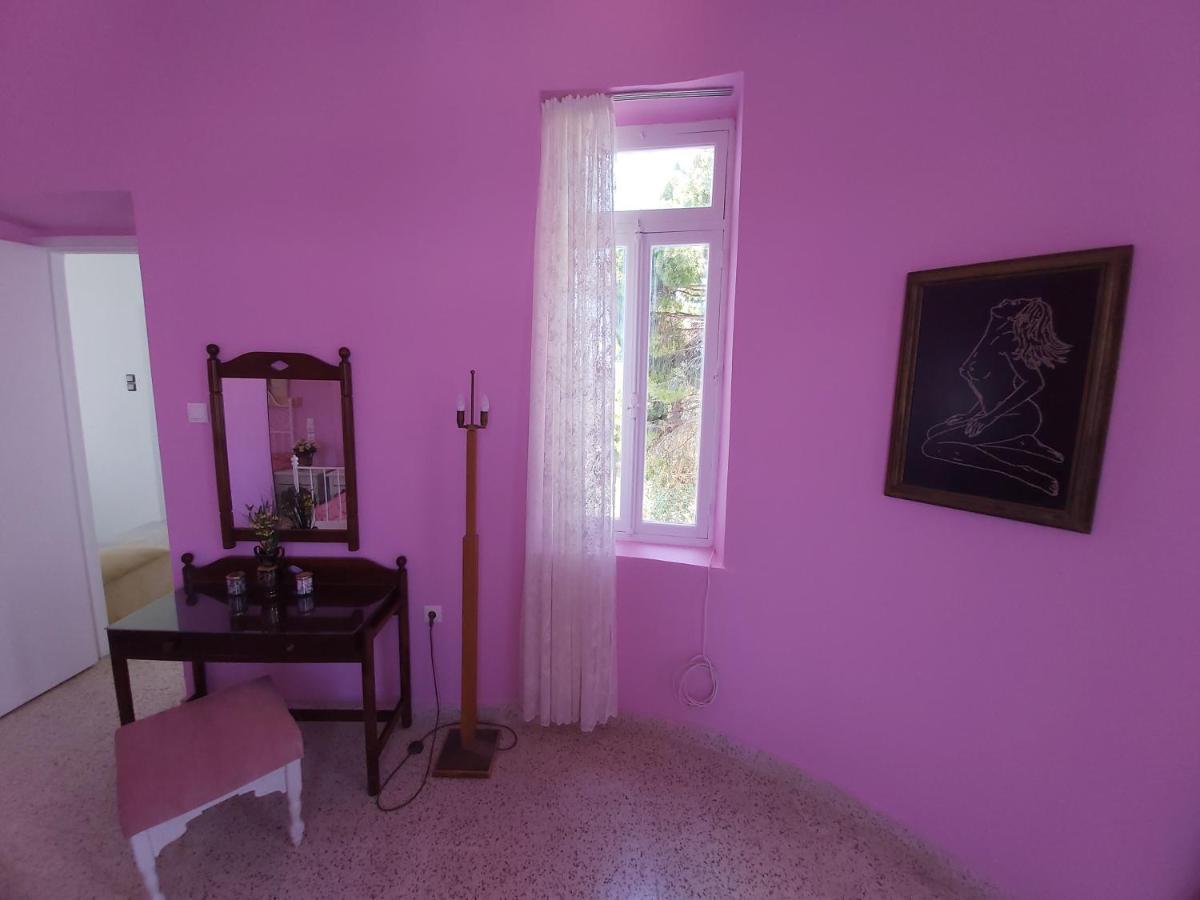 Tower Traditional Pool Tatil Evi