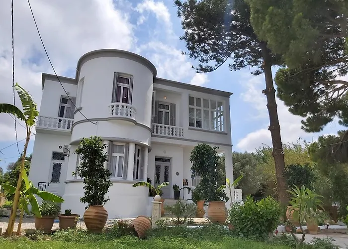 Tower Traditional Pool Villa